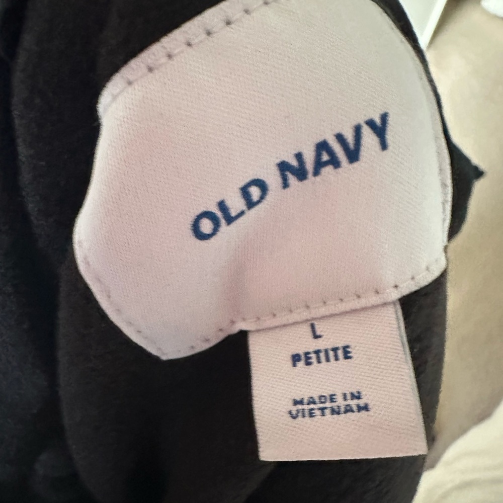 Old Navy Black Puffer Jacket NWT Size Large Petite Zip Front - Picture 6 of 6